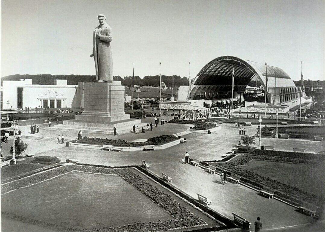 Памятник Сталину на ВСХВ (ВДНХ), 1947 год - владимир 