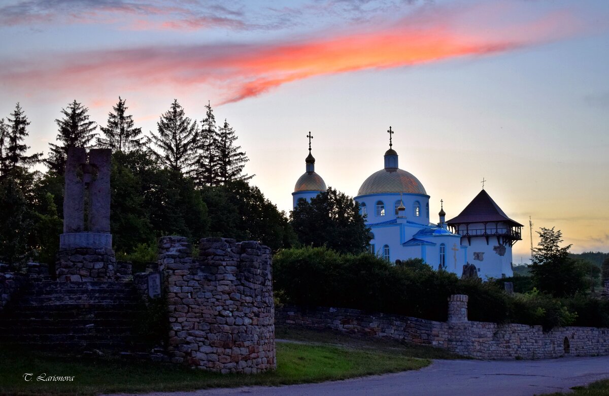 Церковь Феодосия Черниговского. На закате - Татьяна Ларионова