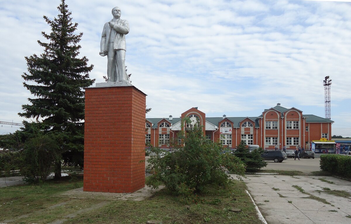 Площадь Вл. Ленина в Балашове - Валерий 