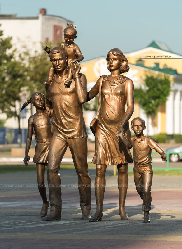 Памятник Семье - Артём Мирный / Artyom Mirniy