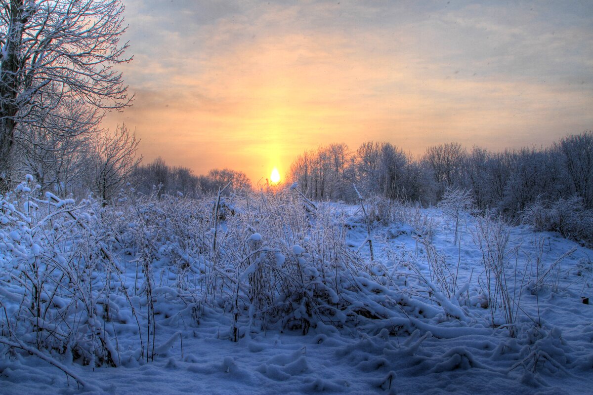 Восход..падал снег - Cергей Кочнев