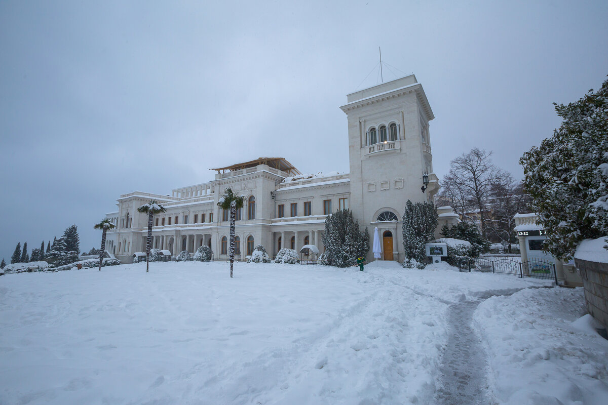 Ливадийский дворец в Крыму зимой