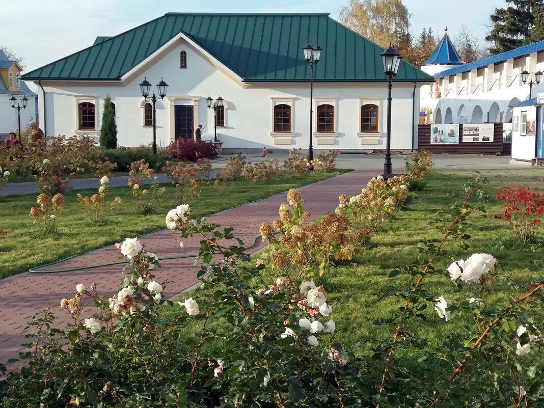 Административное здание монастыря - Galina Solovova