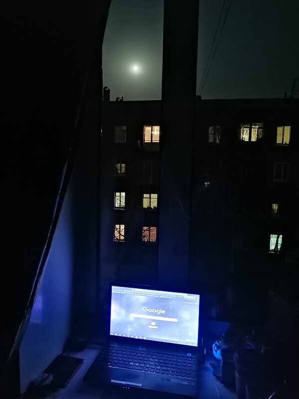ночь, подоконник, ноутбук, луна..) - Valyshka***) Prosto