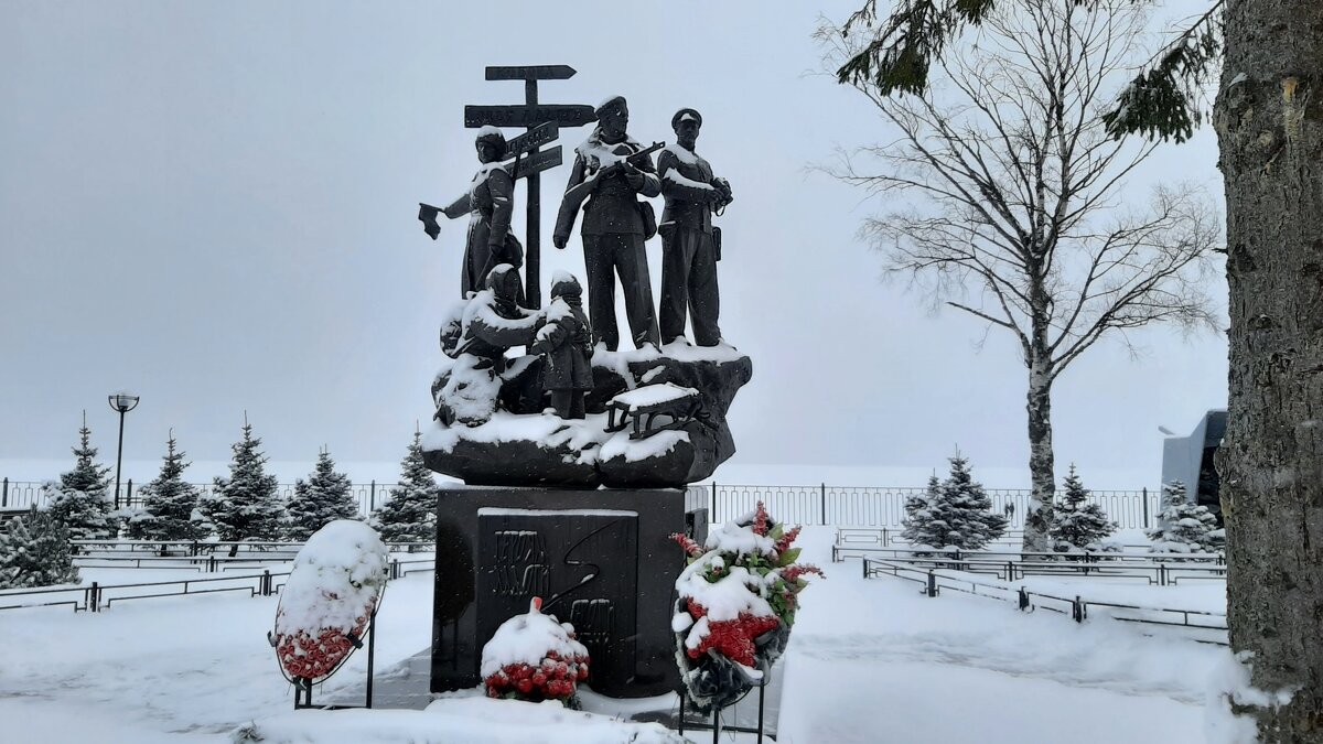 Памятник в честь защитников Дороги Жизни - Елена Павлова (Смолова)
