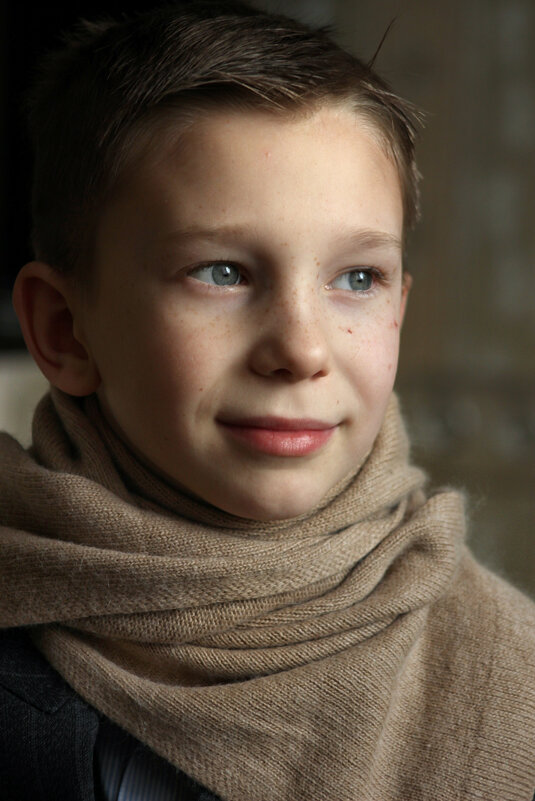 Портрет ребенка с шарфом - Наталья Преснякова