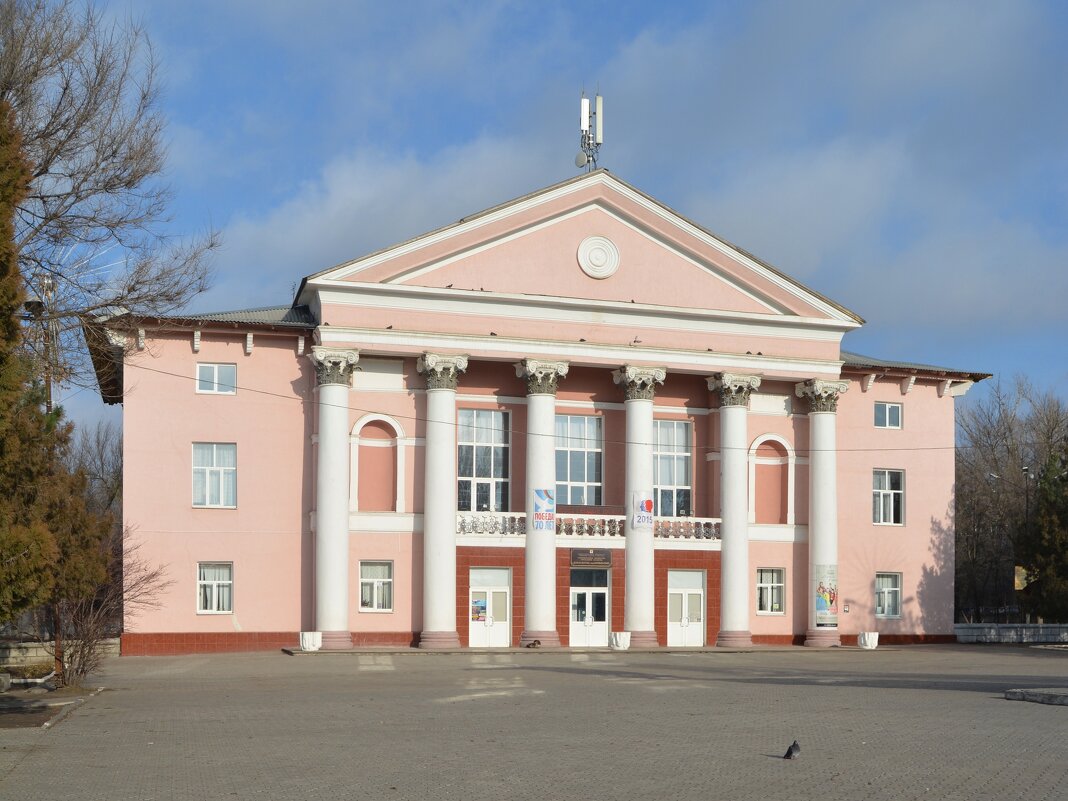 Новочеркасск. Дом культуры микрорайона Октябрьский. - Пётр Чернега