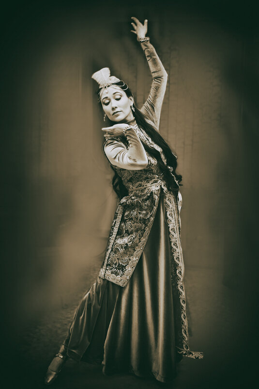 Танец - Екатерина Рябинина