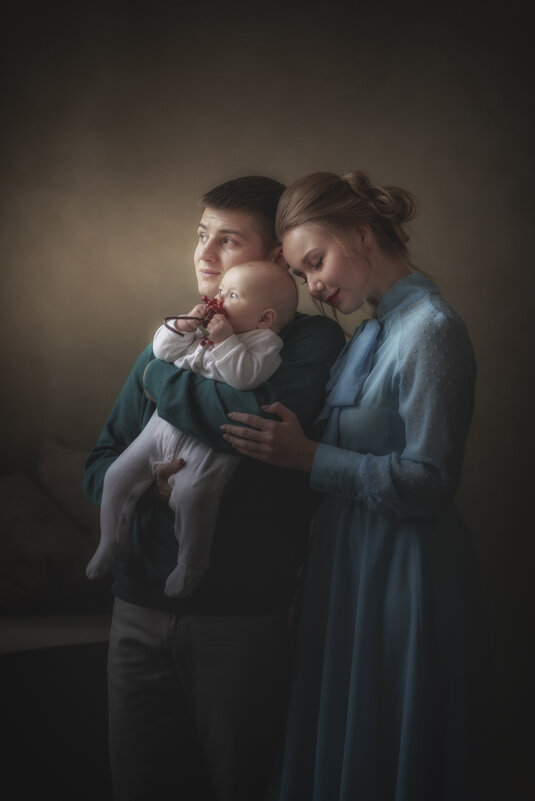 Молодая семья - Никос Леонов