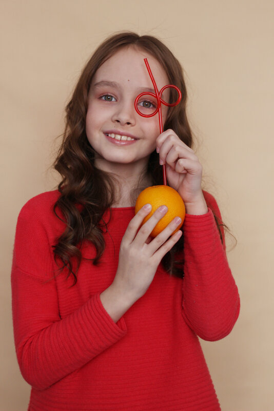 Портрет девочки с апельсином - Наталья Преснякова