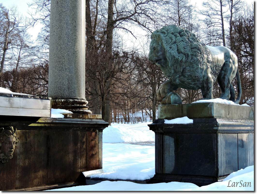 Статуи Петергофа, "Когда же включат фонтаны?Ты не знаешь?" - Лариса С.