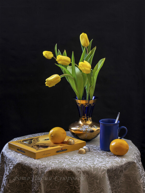 Желтые тюльпаны - Лидия Суюрова