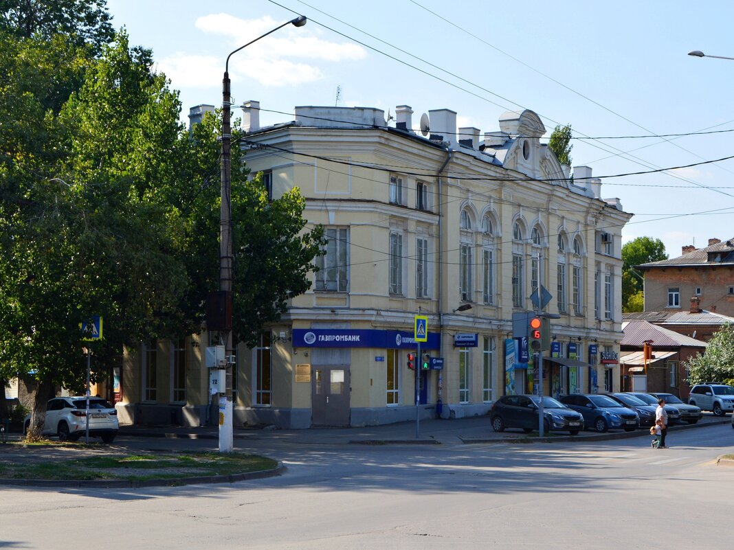 Новочеркасск. Здание Общества вспоможения служащих учреждений Области Войска Донского - Пётр Чернега