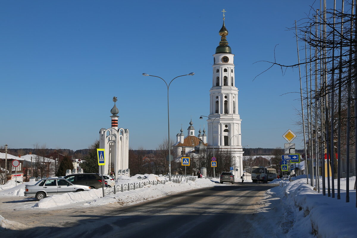 Лежнево  Церковь Троицы Живоначальной - Ninell Nikitina
