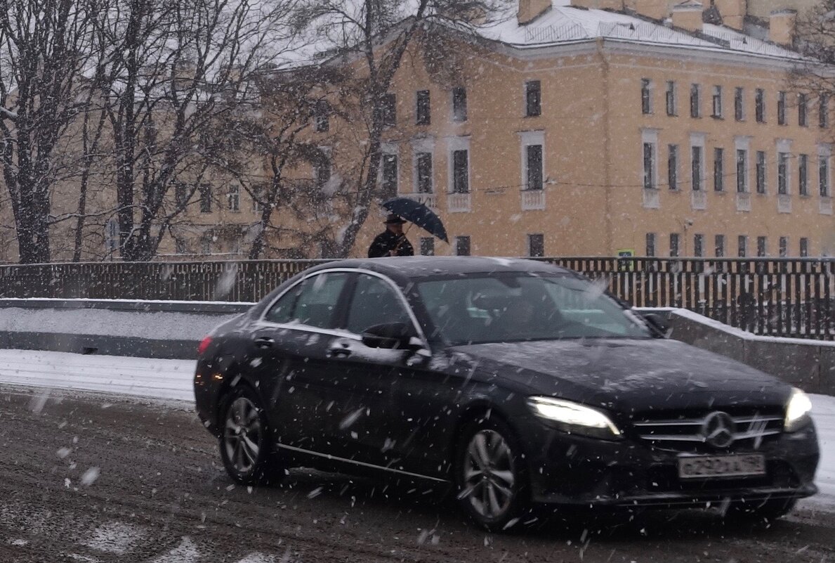 в городе снегопад - Елена 