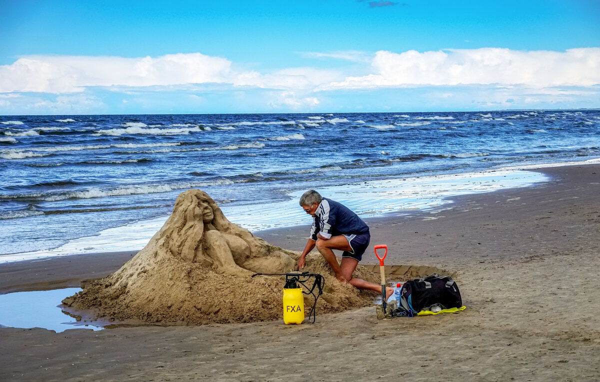 Скульптура из песка. Юрмала. Латвия - Олег Кузовлев