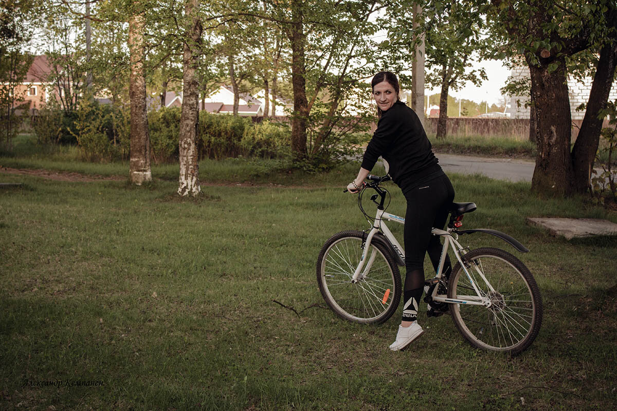Женщина на велосипеде - Александр Кемпанен