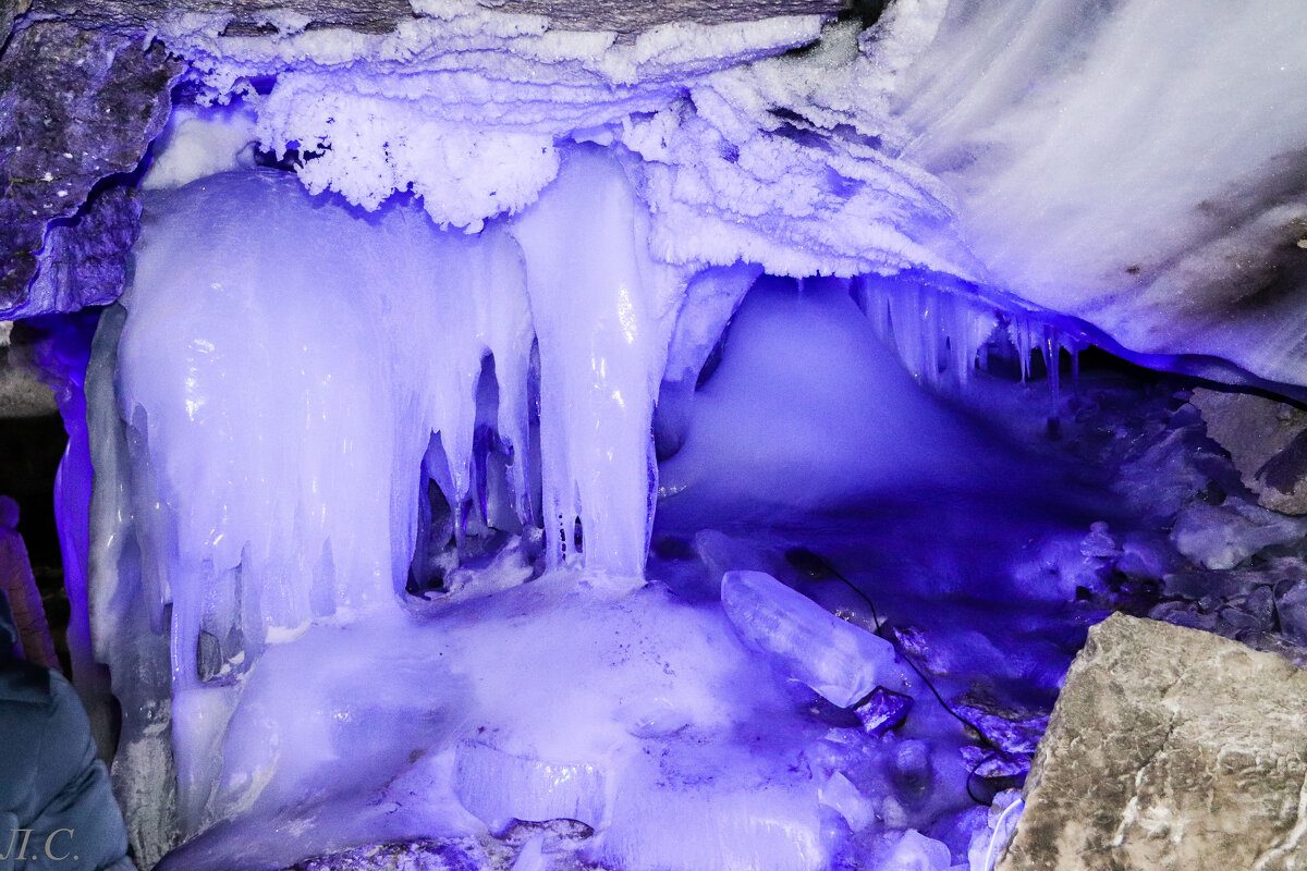 В Кунгурской ледяной пещере - Любовь 