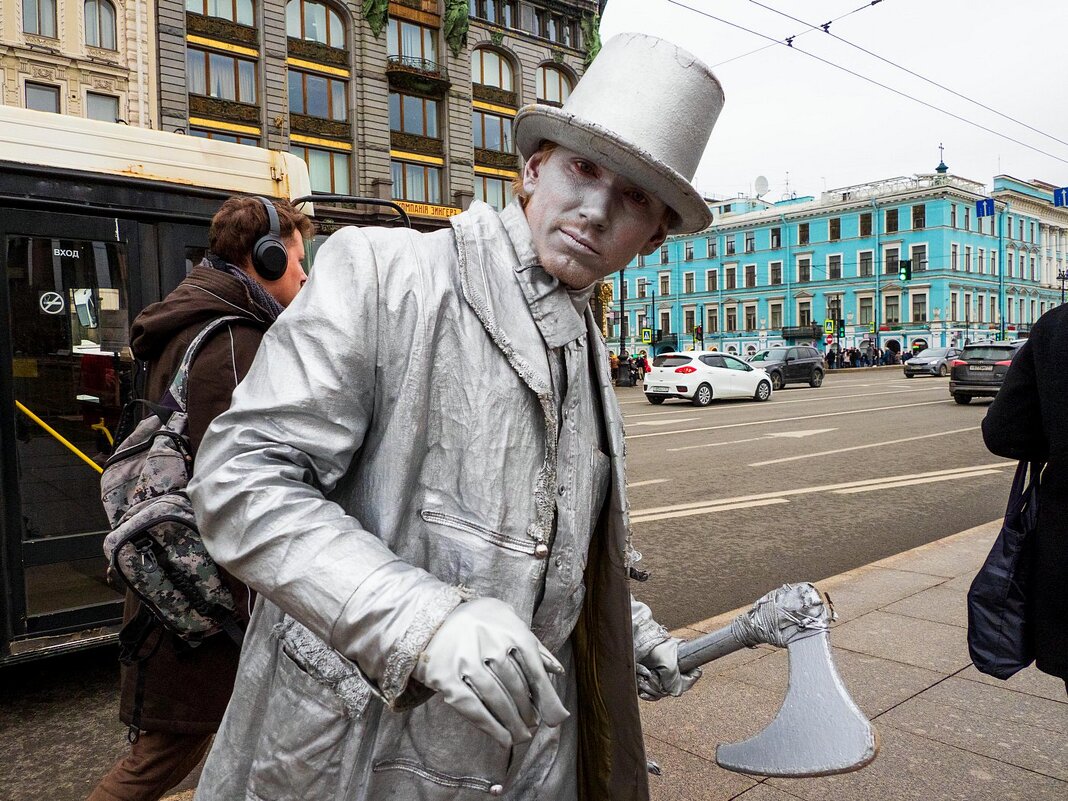Лицо человека, занимающегося грабежом на Невском проспекте - Майя Жинкина