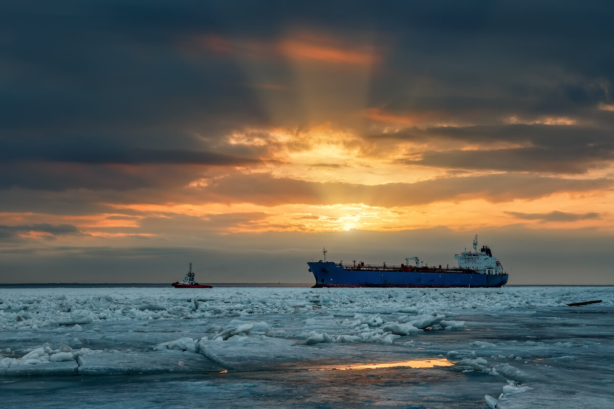 Закат на финском заливе СПБ зимой 2022