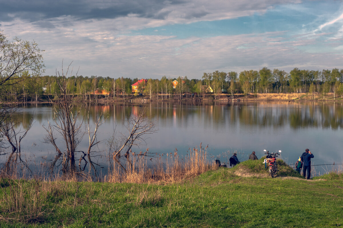 На майском озере - Валерий Иванович