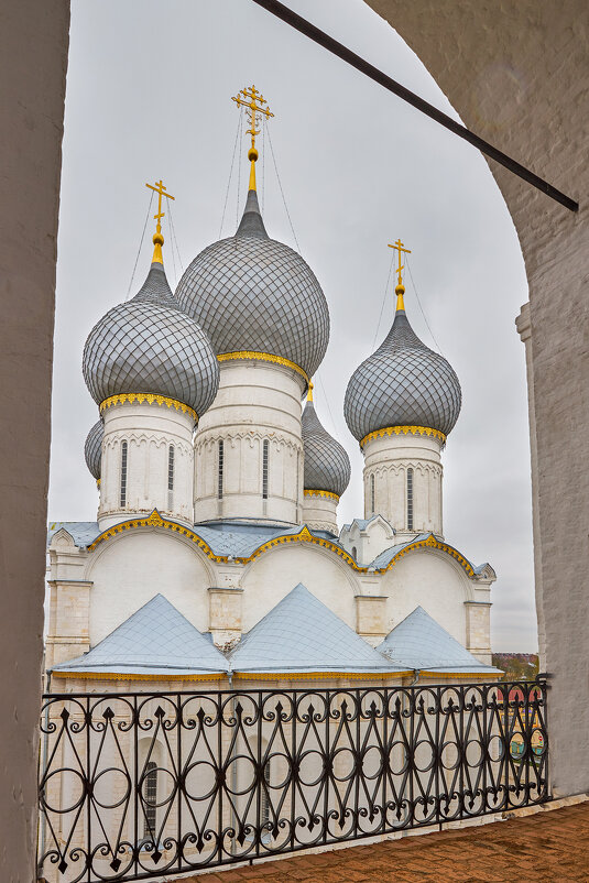 Купола Успенского  собора в Ростове - юрий затонов
