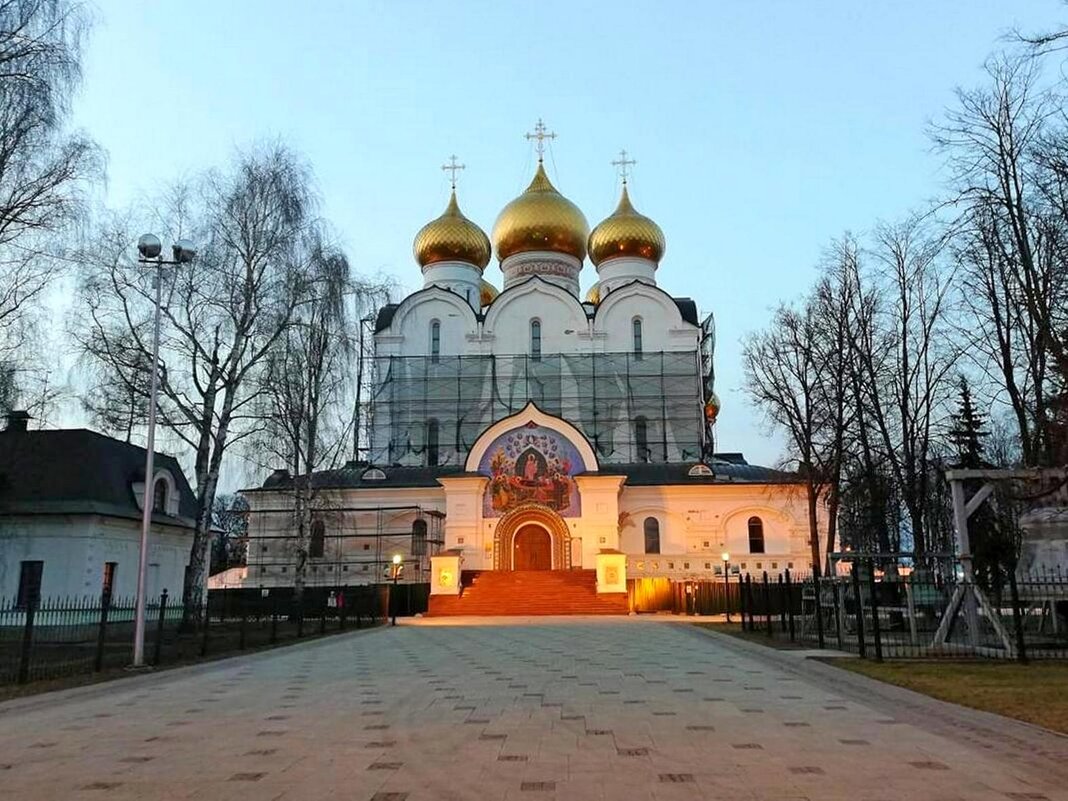 СОБОР УСПЕНИЯ ПРЕСВЯТОЙ БОГОРОДИЦЫ В ЯРОСЛАВЛЕ - Ольга Довженко