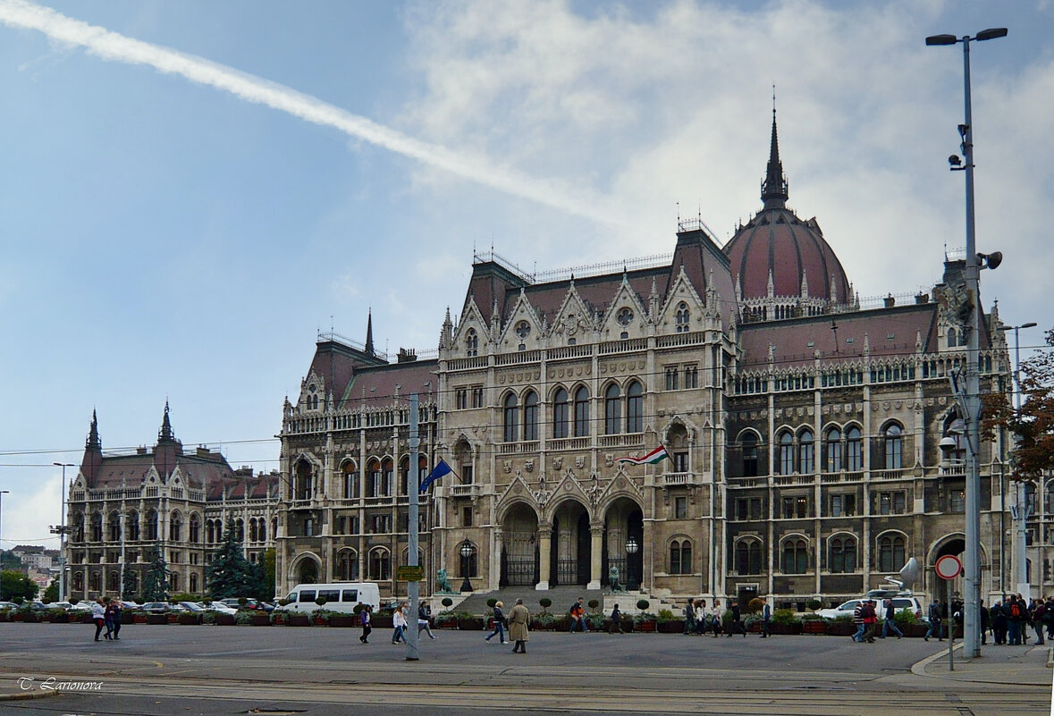 "Непарадный" фасад парламента Будапешта - Татьяна Ларионова