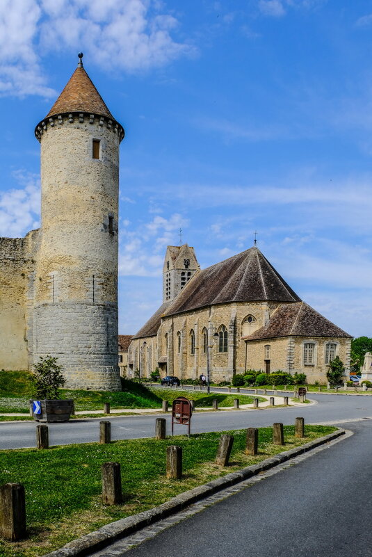 Башня и церковь, XIII век - Георгий А