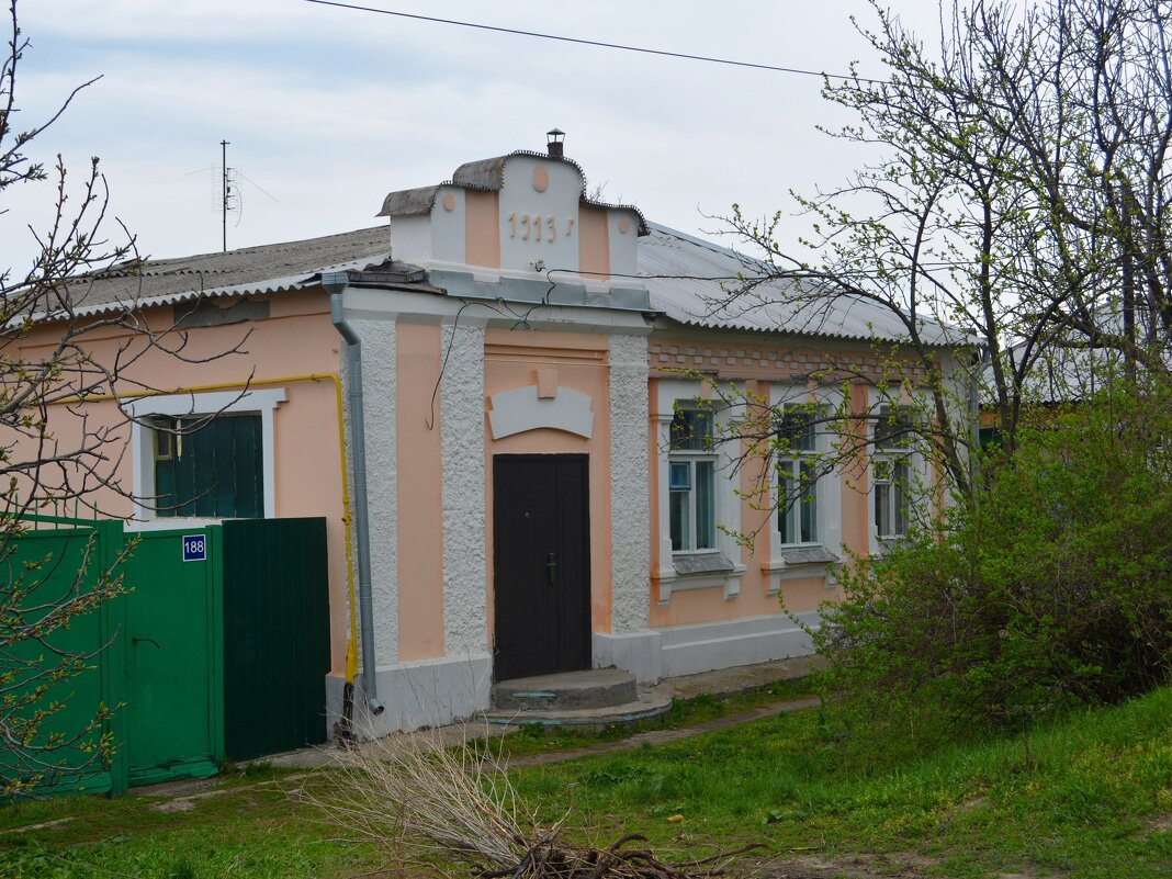 Новочеркасск. Дом по ул. Октябрьской 188. - Пётр Чернега