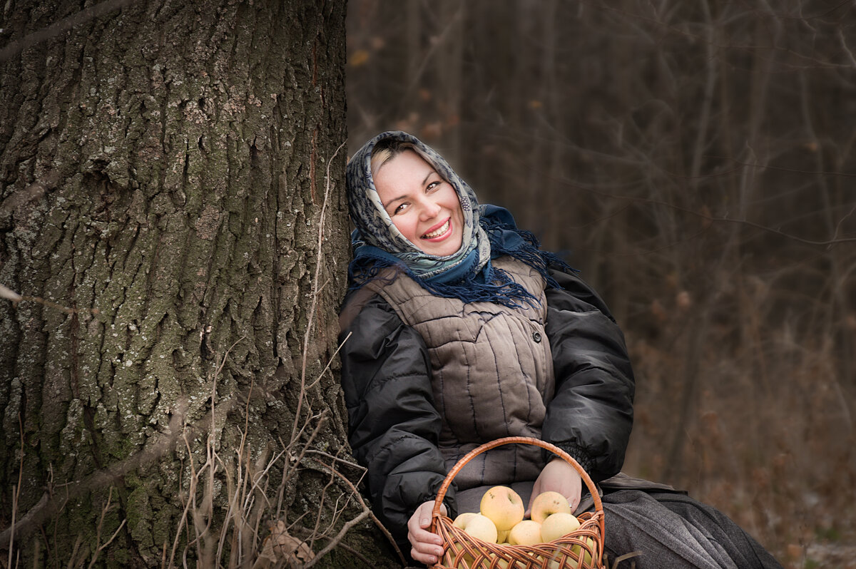Девушка с яблоками - Ильназ Фархутдинов