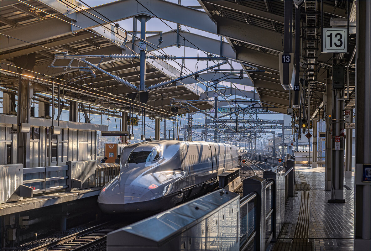 Скоростной поезд в Японии - Shapiro Svetlana 