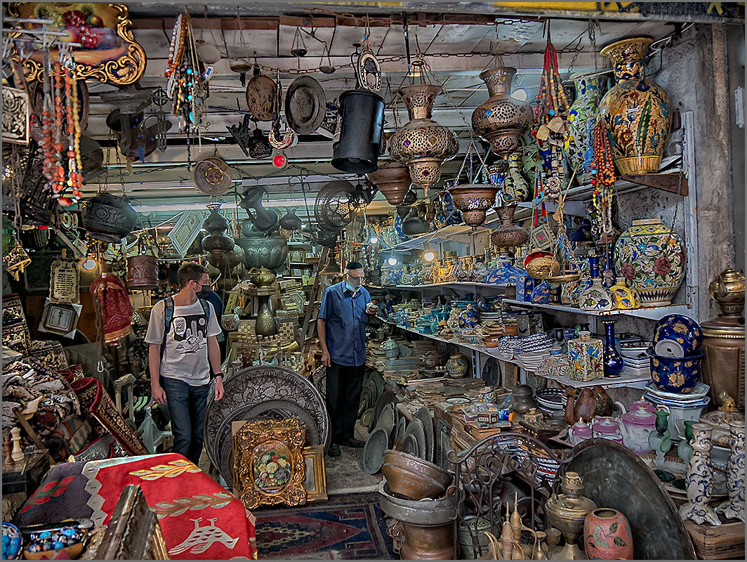 Пещера Алладина. Блошиный рынок в Яффо, Израиль - Lmark 