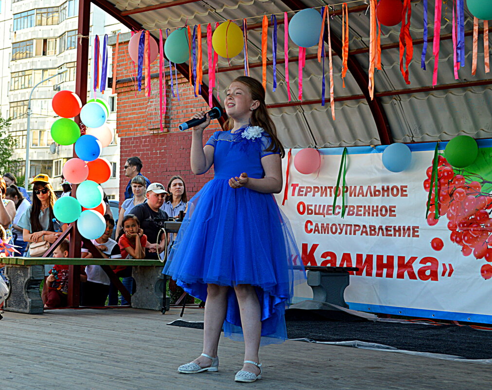 Синеглазая девочка поёт о России - Татьяна Лютаева