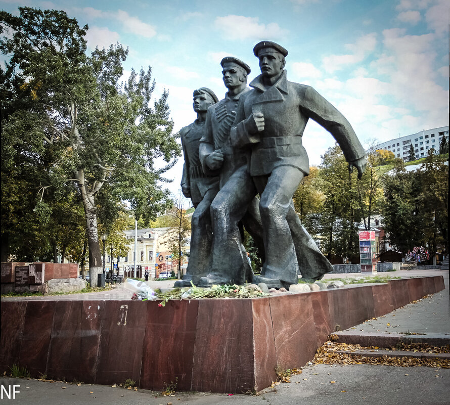 монумент героям волжской военной флотилии. - Nonna 