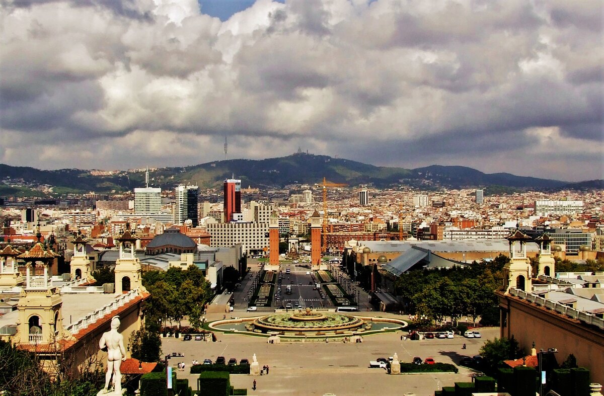 Вид на Барселону с площадки Национального Дворца Барселоны - Aida10 
