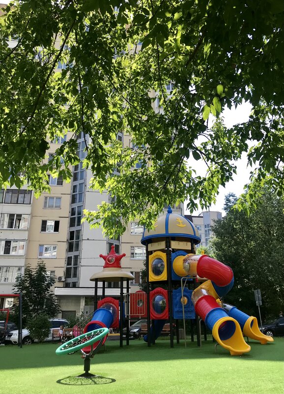 Детская площадка - Любовь 