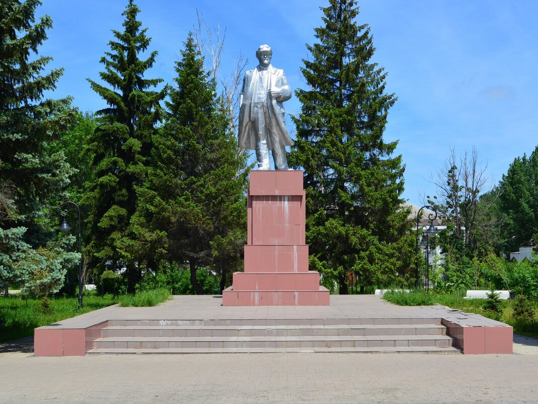 Гуково. Памятник Владимиру Ильичу Ленину. - Пётр Чернега