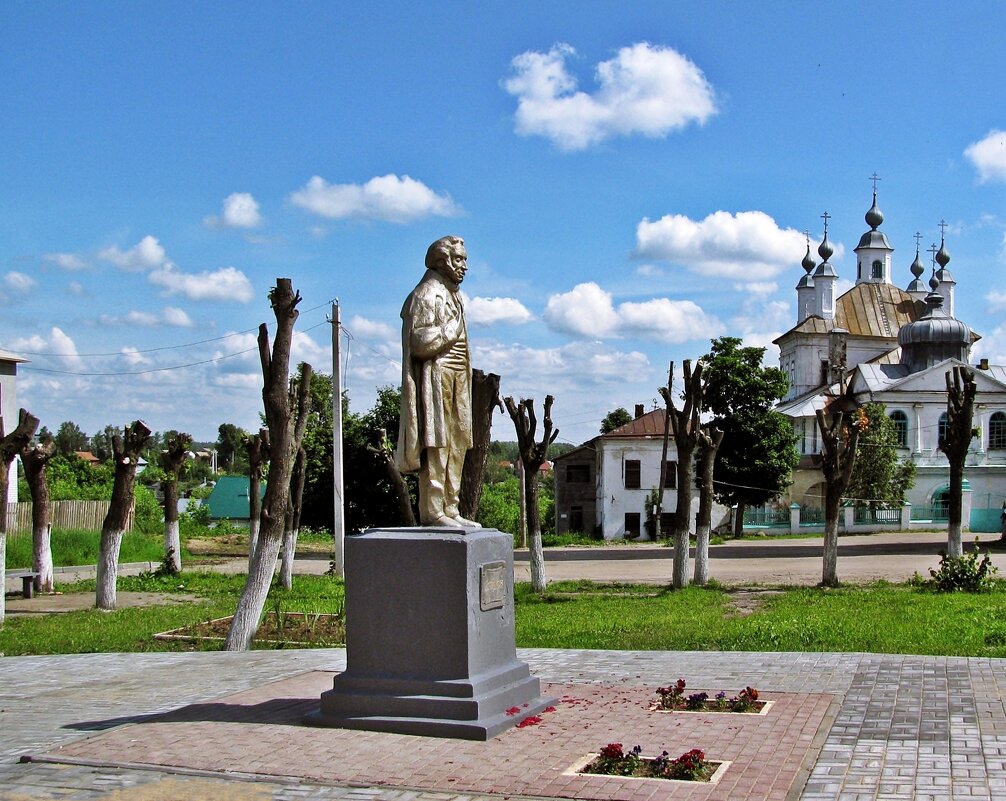 Памятник А. С. Пушкину  в поселке Лежнево - Евгений Кочуров