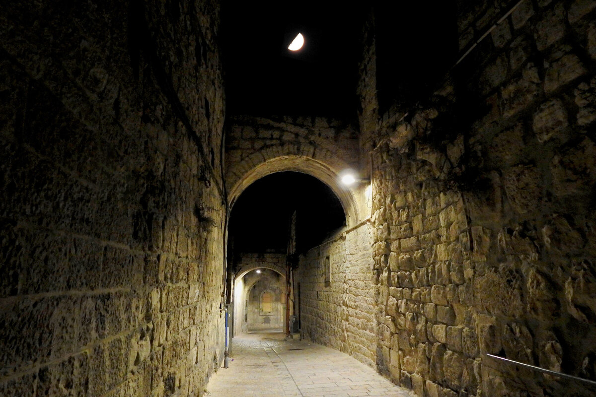 Ночь 9 Ава в еврейском квартале Иерусалима - Гала 