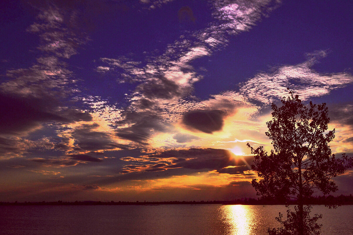 Закат над озером. - юрий Амосов
