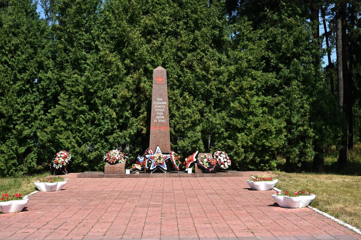 Московская область. Пушкинский район. Поселок Акулово. Памятник воинам. - Наташа *****