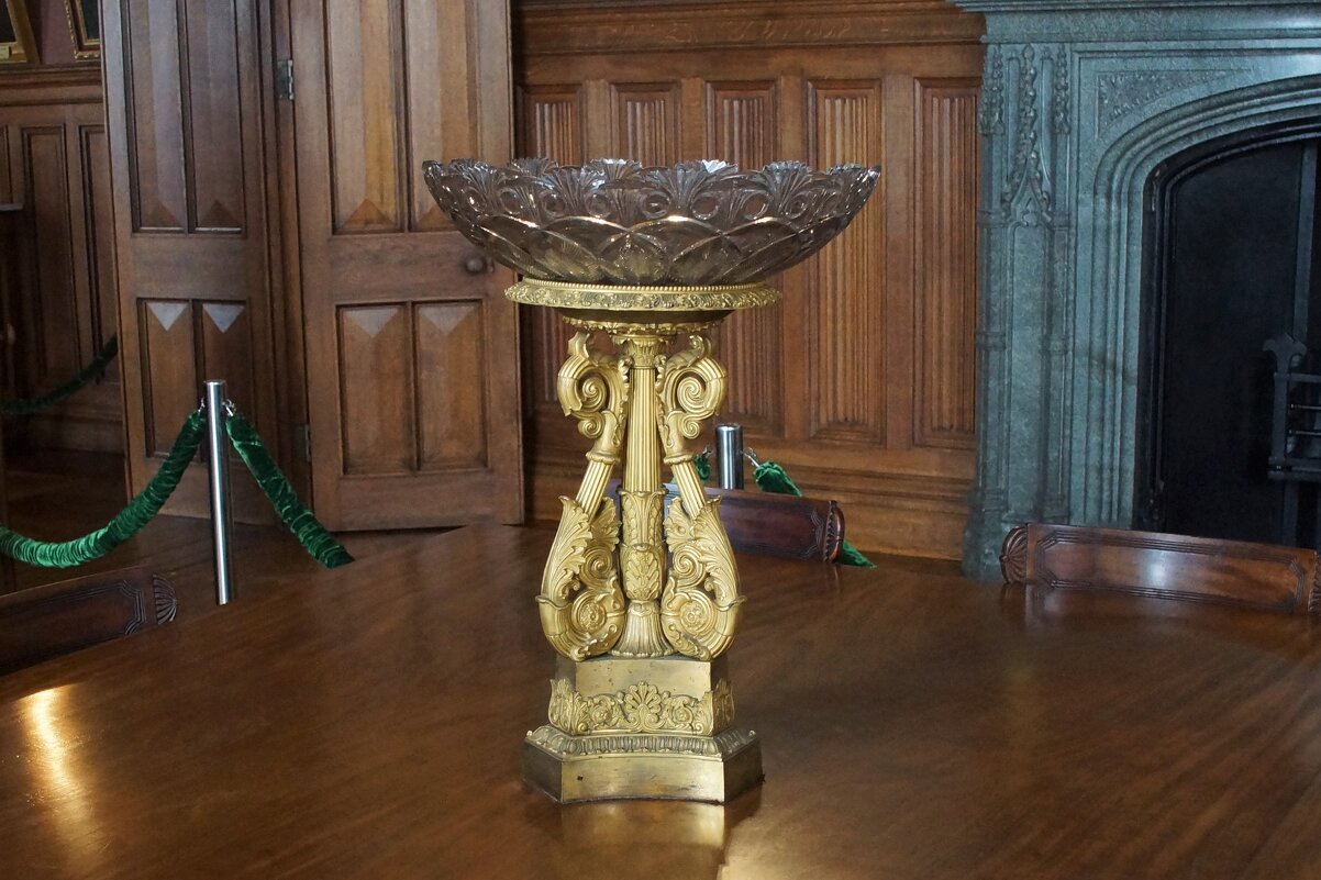 Старинная ваза парадной столовой - Наталья Т