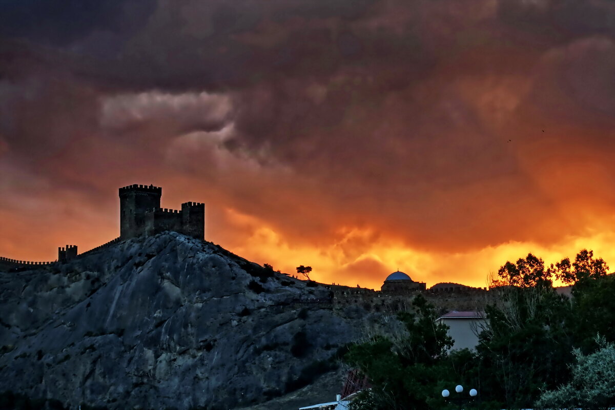 Закат над Генуэзской крепостью - Сергей 