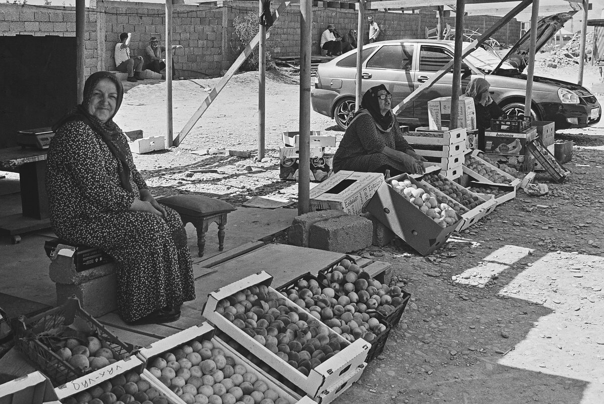 Торговцы персиками - M Marikfoto