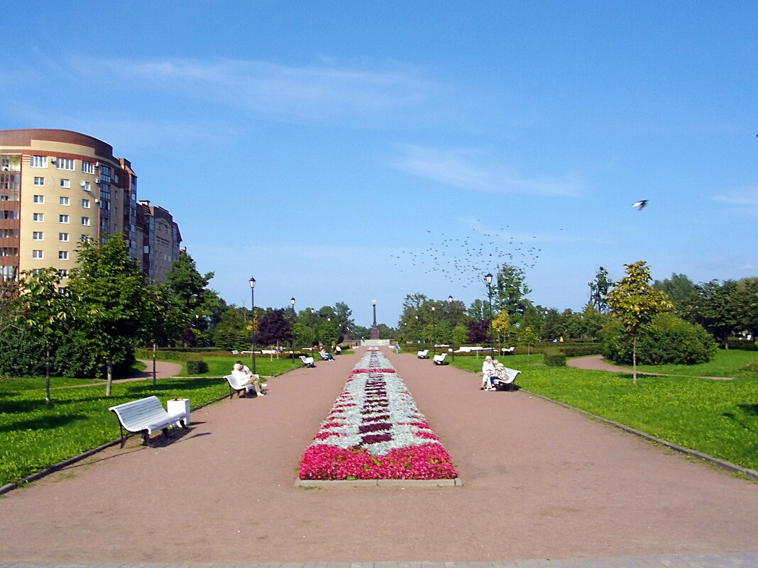 Аллея парка на Александровской улице. - Лия ☼