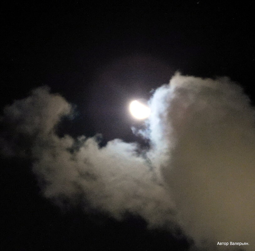 Луна в ночном небе. - Валерьян Запорожченко