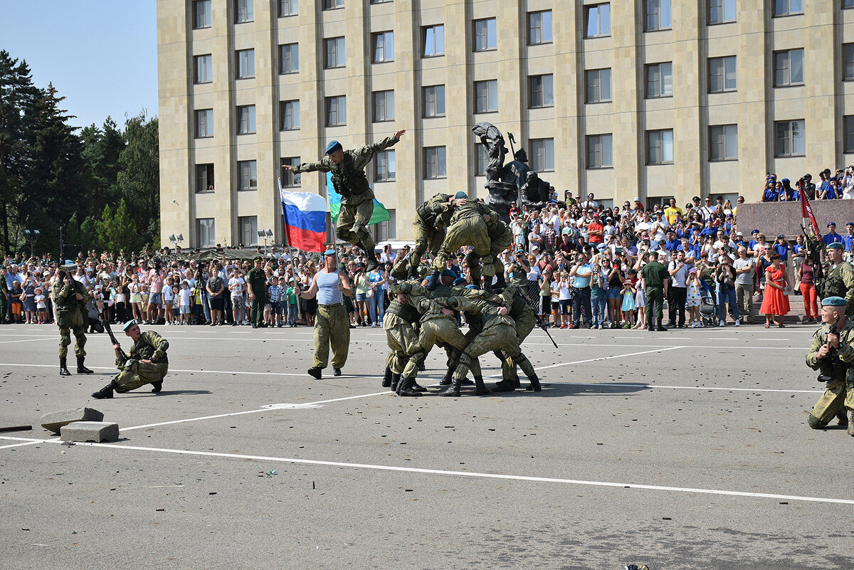 Крылатая гвардия - Александр 