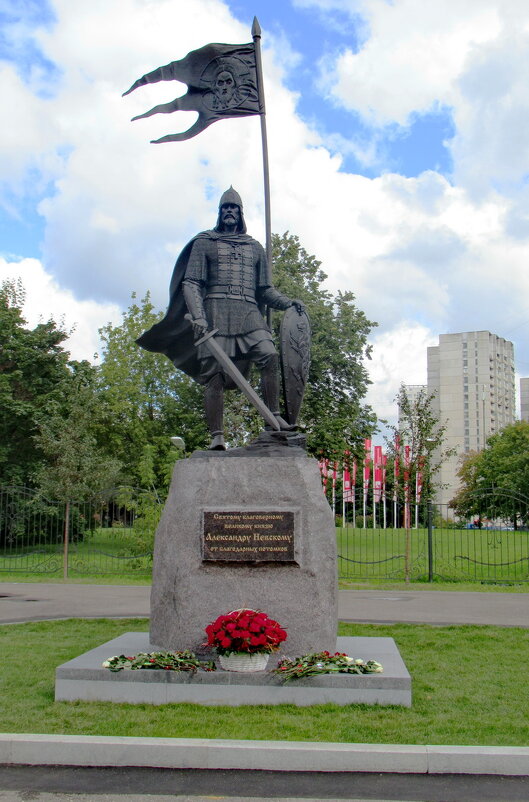 Памятник Александру Невскому при церкви Александра Невского в Москве - Александр Чеботарь