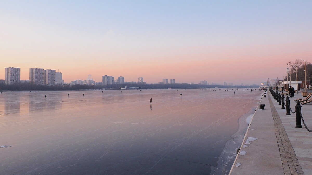 Замёрзшее Химкинское водохранилище в Москве - Евгений Седов